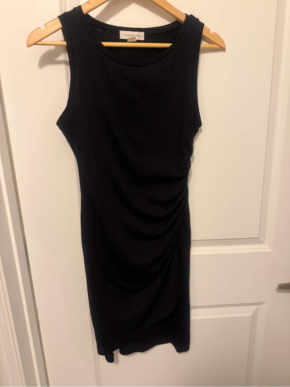 Treasure & Bond Black Sleeveless Ruched Midi Dress